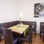 酒店 Zlami-holzer 3*
