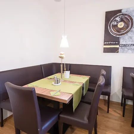 Hotel Zlami-holzer 3*